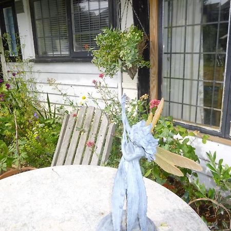 Church Hall Farm Bed And Breakfast Broxted Esterno foto